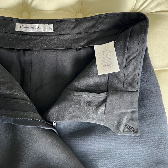 Montaigne SKORT WITH CD BUTTON Black Wool and Silk size 6 - Picture 8 of 9